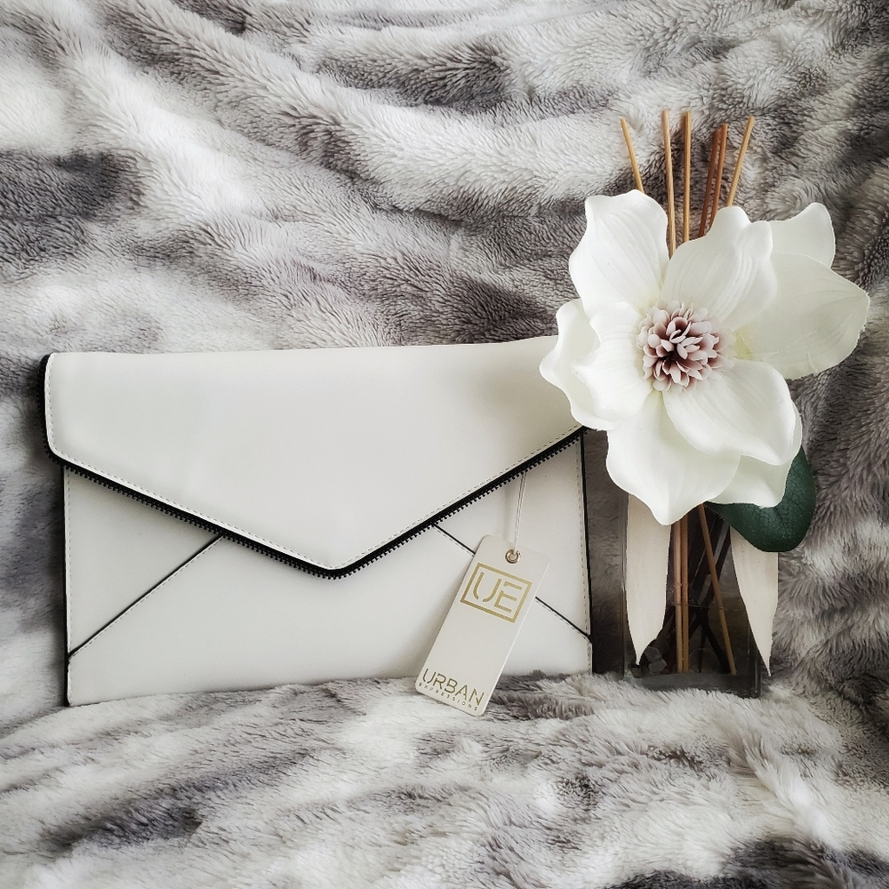 Urban Expressions White Clutch/Crossbody